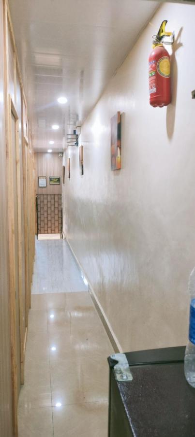 Royal Cabin Stay ムンバイ エクステリア 写真